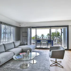 Sublime Promenade Des Apartment